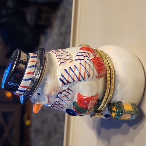 SALE⚡️PORCELAIN SNOWMAN HIDDEN MUSIC BOX ORNAMENT about 4.5" Tall - Picture 7 of 14